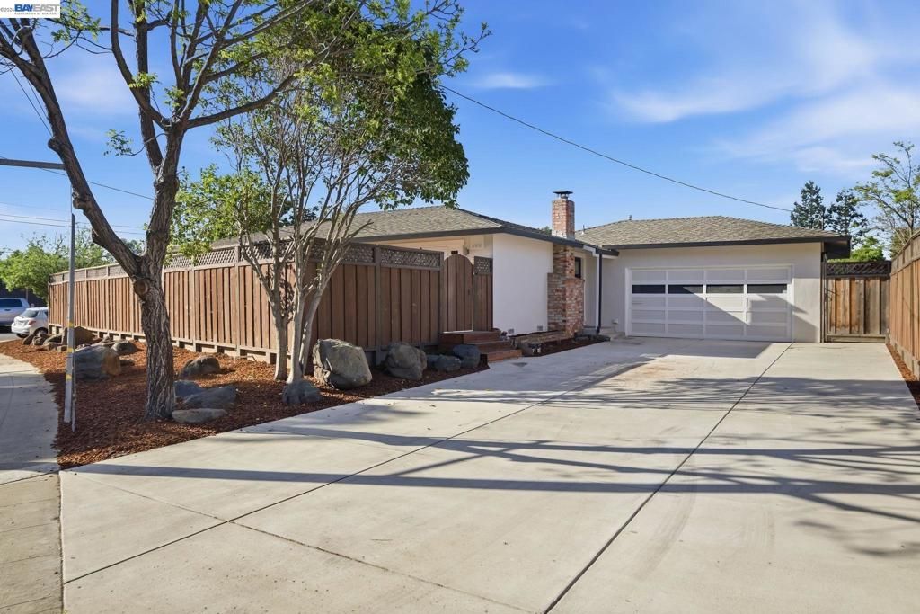 31139 Chicoine Ave, Hayward, CA 94544