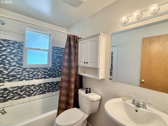 610 Nw BRIDGE St, John Day, OR 97845