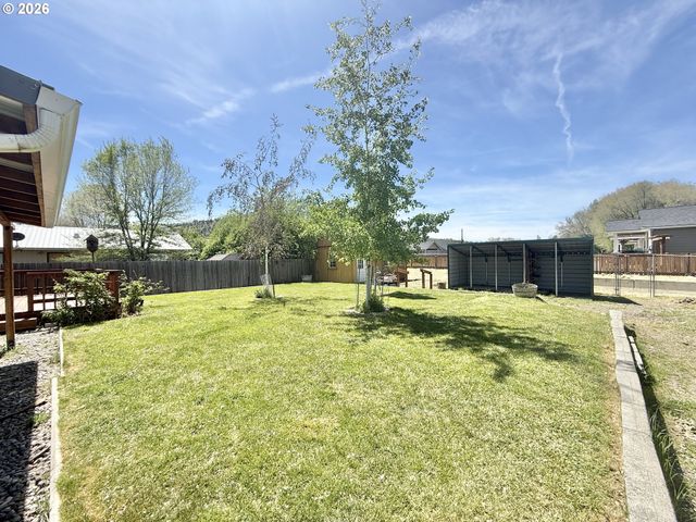 610 Nw BRIDGE St, John Day, OR 97845