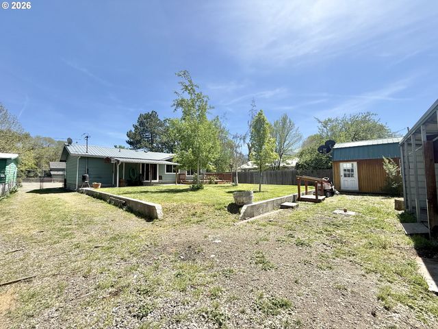 610 Nw BRIDGE St, John Day, OR 97845