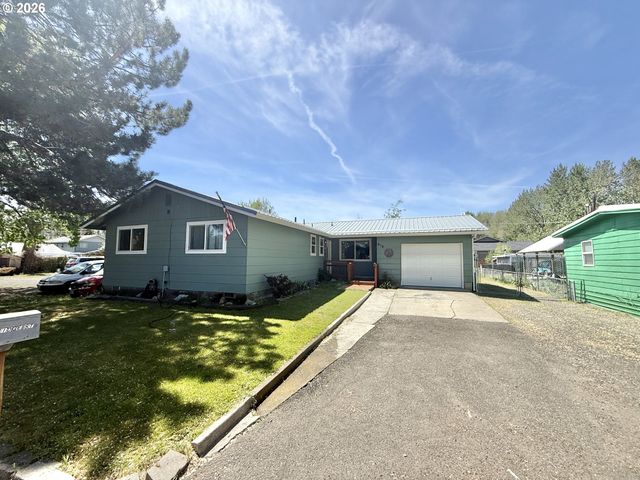 610 Nw BRIDGE St, John Day, OR 97845