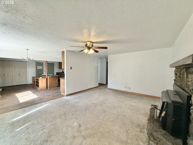610 Nw BRIDGE St, John Day, OR 97845