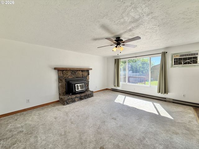 610 Nw BRIDGE St, John Day, OR 97845
