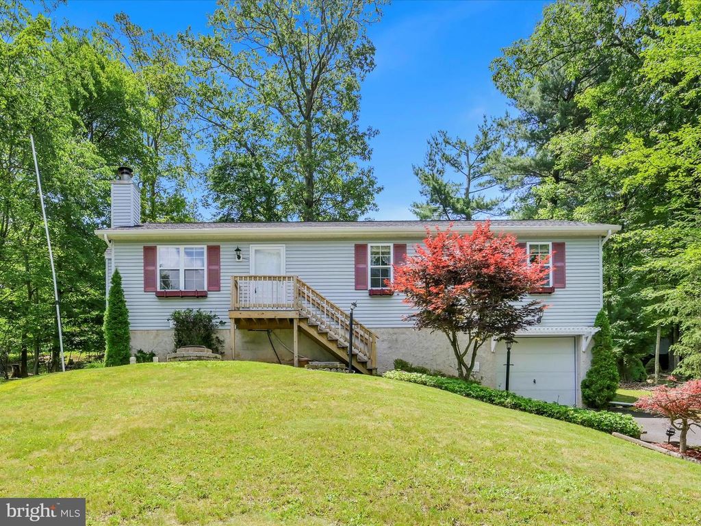 95 COMANCHE DR, Auburn, PA 17922