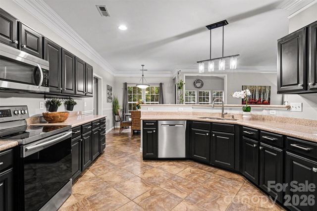 10904 Carver Pond Road, Charlotte, NC 28269