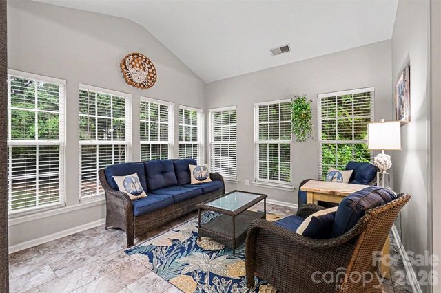 10904 Carver Pond Road, Charlotte, NC 28269
