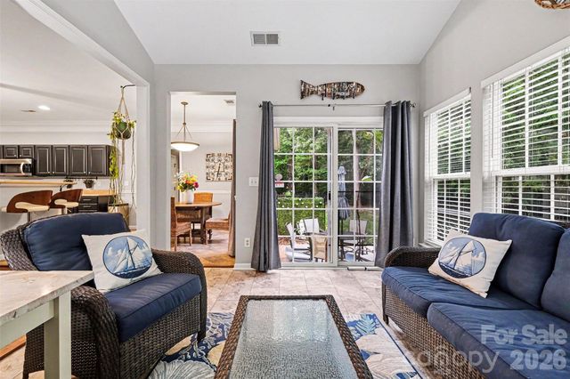 10904 Carver Pond Road, Charlotte, NC 28269