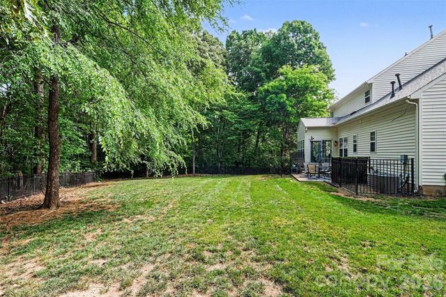 10904 Carver Pond Road, Charlotte, NC 28269