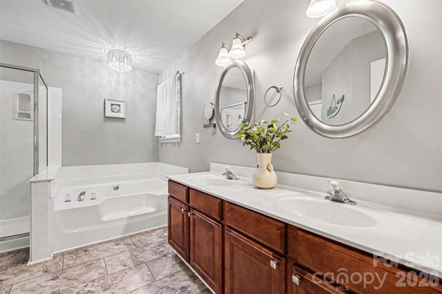 10904 Carver Pond Road, Charlotte, NC 28269