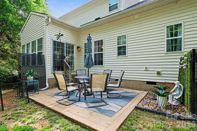 10904 Carver Pond Road, Charlotte, NC 28269