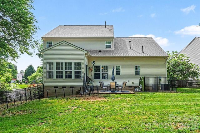 10904 Carver Pond Road, Charlotte, NC 28269