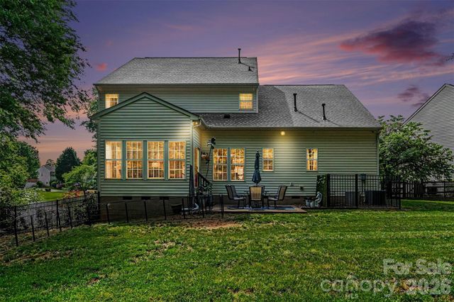 10904 Carver Pond Road, Charlotte, NC 28269