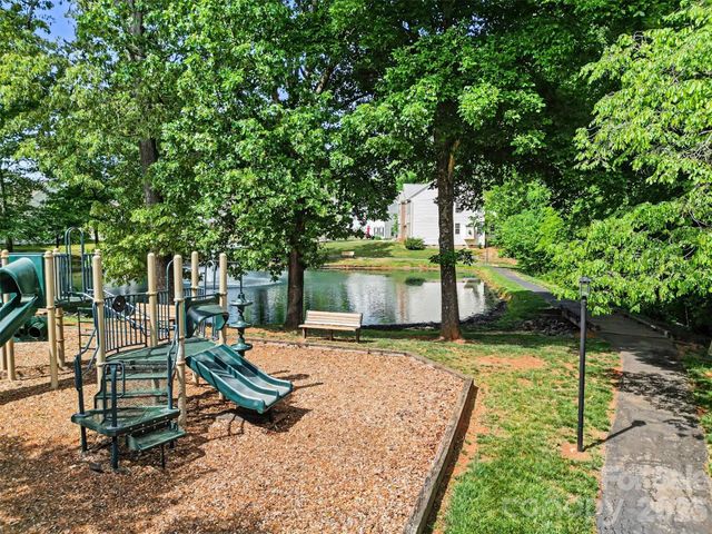10904 Carver Pond Road, Charlotte, NC 28269