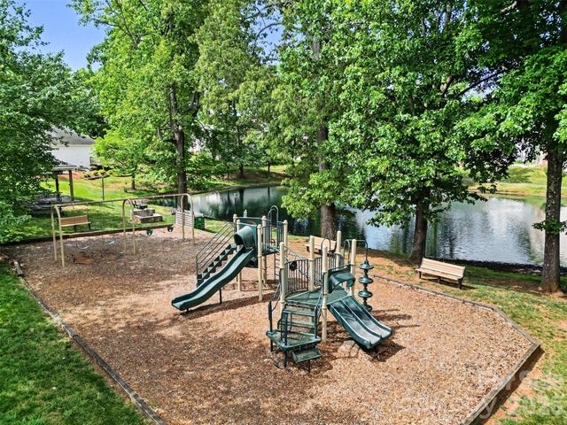 10904 Carver Pond Road, Charlotte, NC 28269