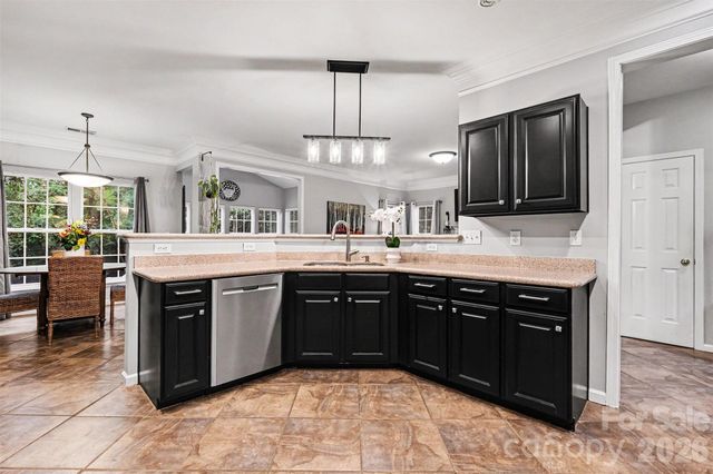 10904 Carver Pond Road, Charlotte, NC 28269