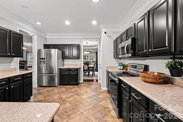 10904 Carver Pond Road, Charlotte, NC 28269