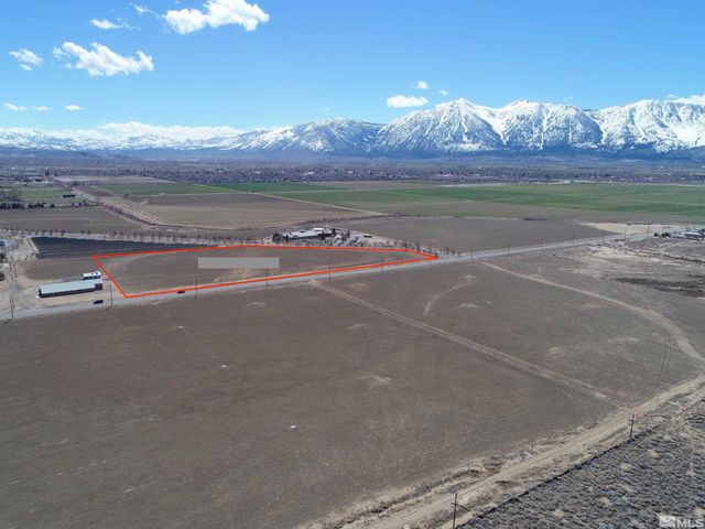 1675 S Bently Parkway, Minden, NV 89410