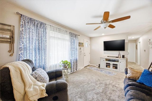 972 Glengera Street, Peculiar, MO 64078
