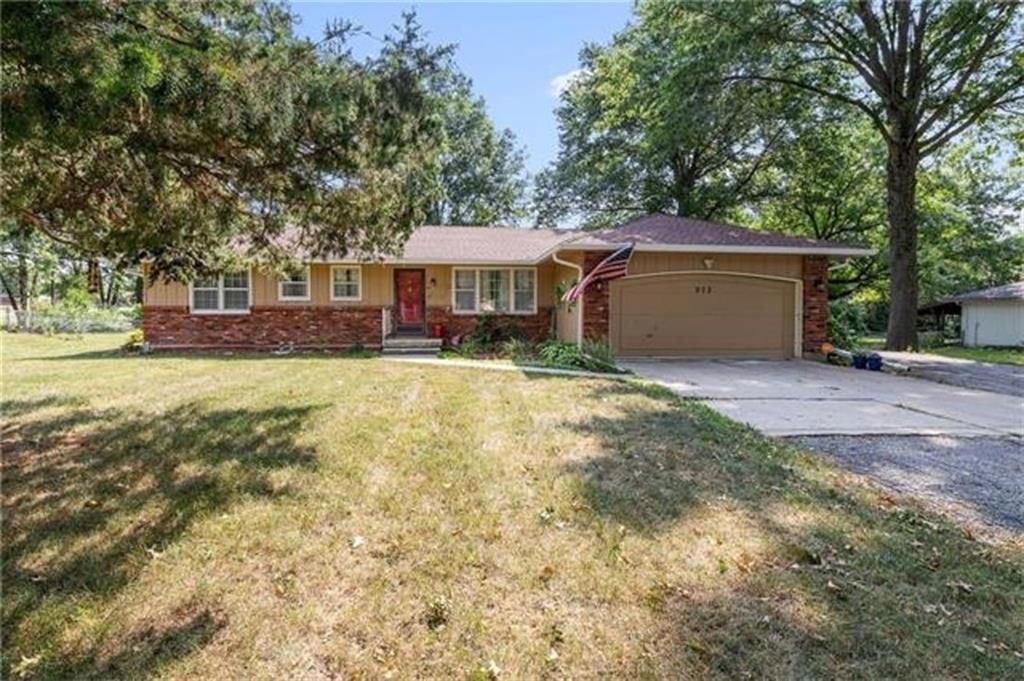 972 Glengera Street, Peculiar, MO 64078