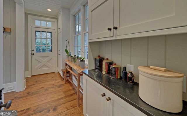 1810 Murray Cove Road, Tiger, GA 30576