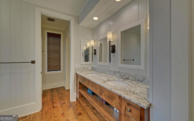 1810 Murray Cove Road, Tiger, GA 30576