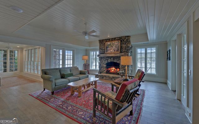 1810 Murray Cove Road, Tiger, GA 30576