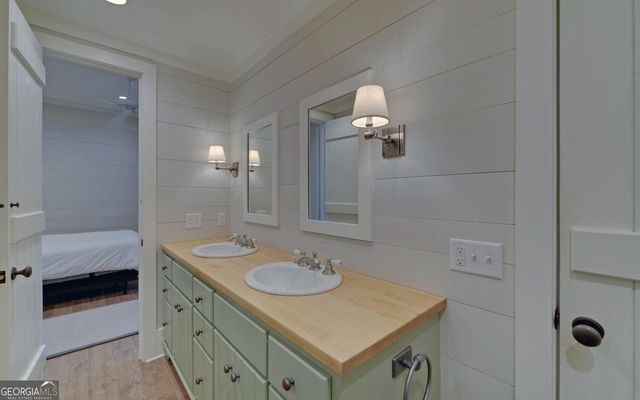 1810 Murray Cove Road, Tiger, GA 30576