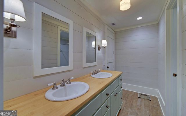 1810 Murray Cove Road, Tiger, GA 30576