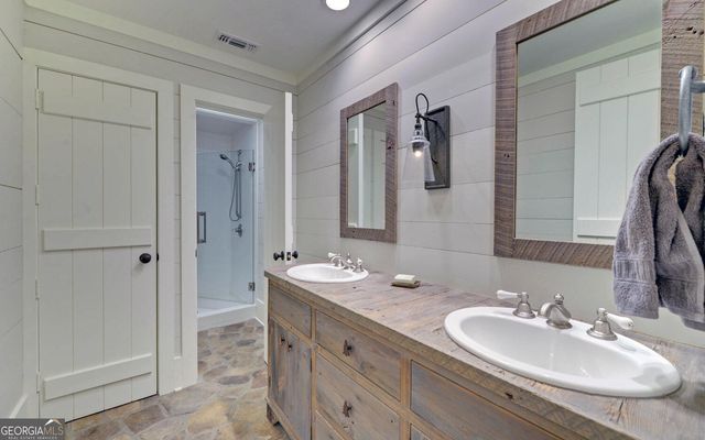 1810 Murray Cove Road, Tiger, GA 30576