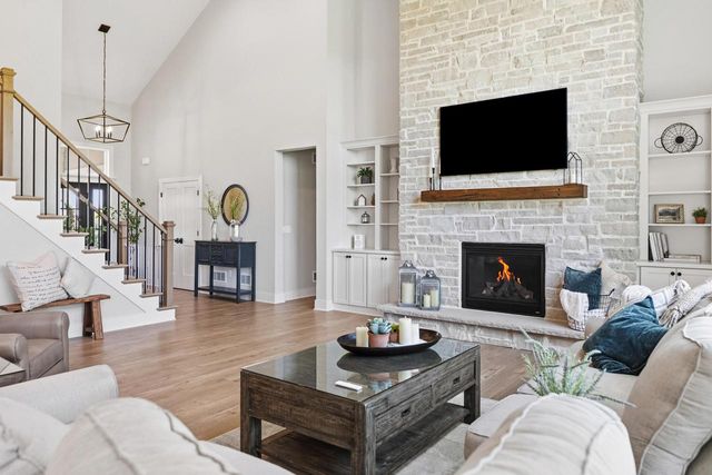 10009 W Farmdale Estates COURT, Mequon, WI 53097
