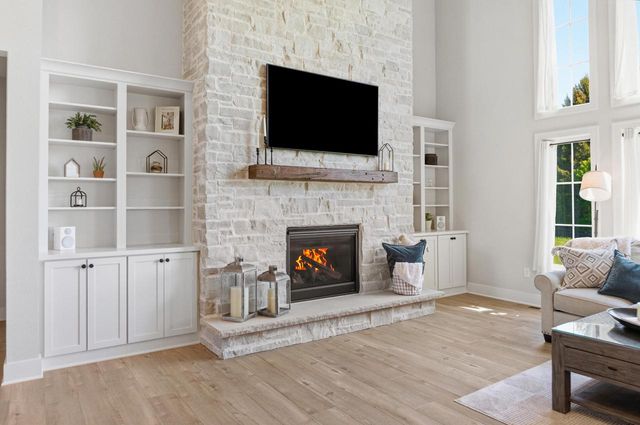 10009 W Farmdale Estates COURT, Mequon, WI 53097
