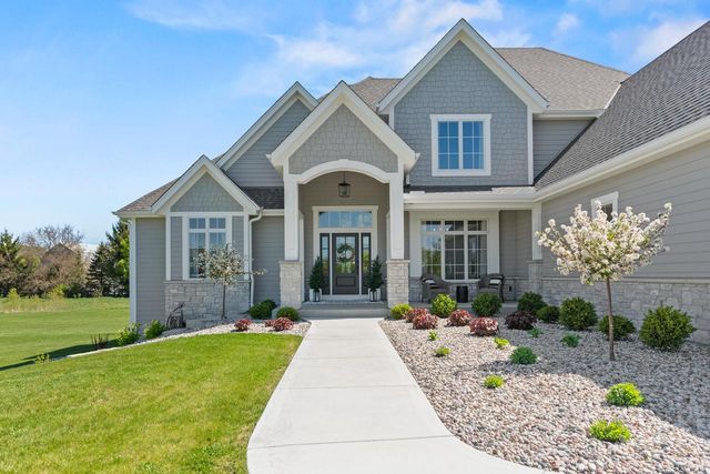 10009 W Farmdale Estates COURT, Mequon, WI 53097