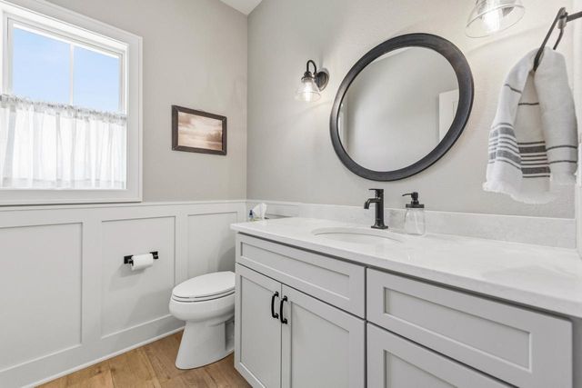 10009 W Farmdale Estates COURT, Mequon, WI 53097