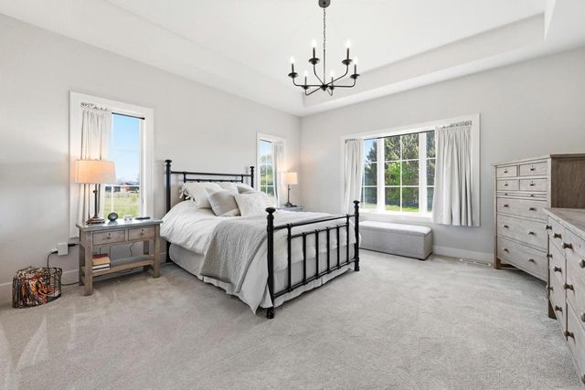 10009 W Farmdale Estates COURT, Mequon, WI 53097