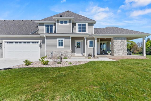 10009 W Farmdale Estates COURT, Mequon, WI 53097