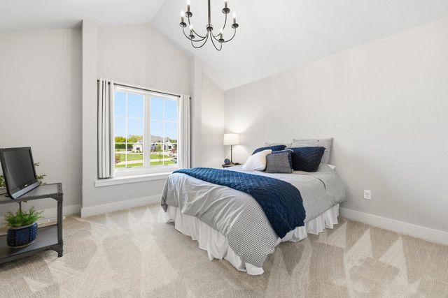 10009 W Farmdale Estates COURT, Mequon, WI 53097
