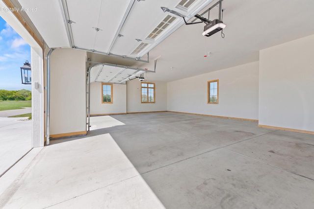 10009 W Farmdale Estates COURT, Mequon, WI 53097