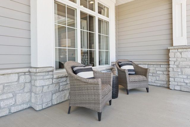 10009 W Farmdale Estates COURT, Mequon, WI 53097