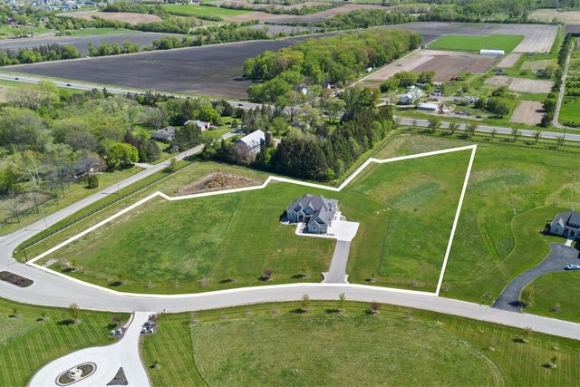 10009 W Farmdale Estates COURT, Mequon, WI 53097