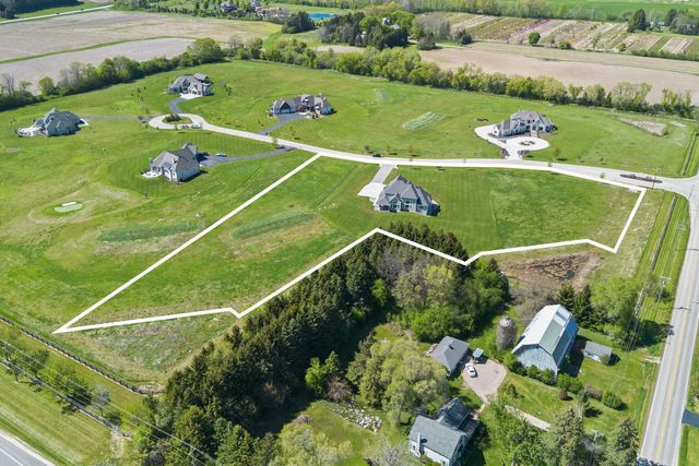 10009 W Farmdale Estates COURT, Mequon, WI 53097