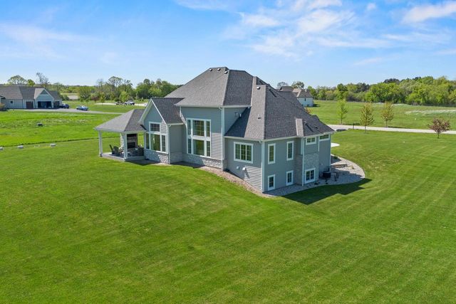 10009 W Farmdale Estates COURT, Mequon, WI 53097