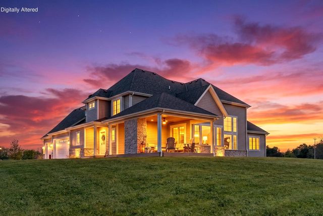 10009 W Farmdale Estates COURT, Mequon, WI 53097