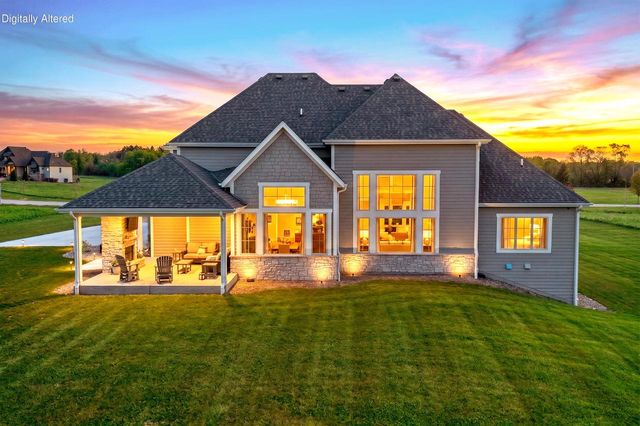 10009 W Farmdale Estates COURT, Mequon, WI 53097