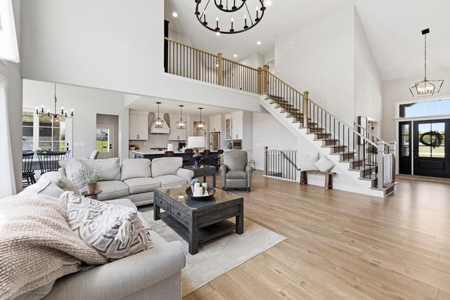 10009 W Farmdale Estates COURT, Mequon, WI 53097