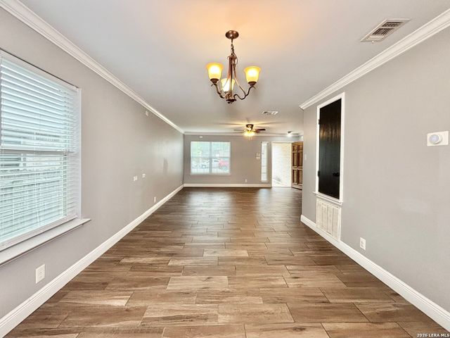 10627 N Shaenridge, San Antonio, TX 78254