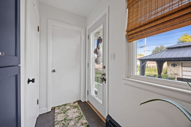 937 Robinhood Lane, La Grange Park, IL 60526