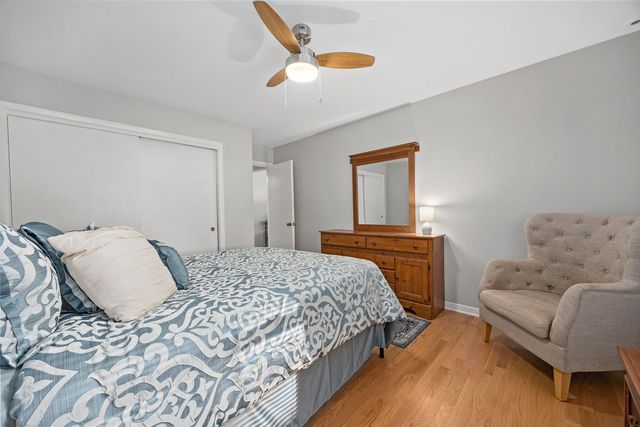 937 Robinhood Lane, La Grange Park, IL 60526