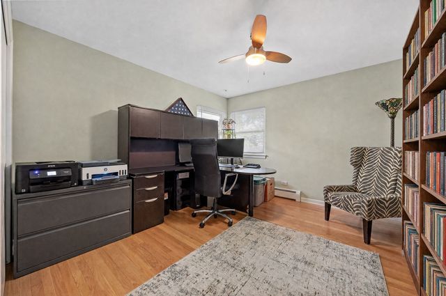 937 Robinhood Lane, La Grange Park, IL 60526