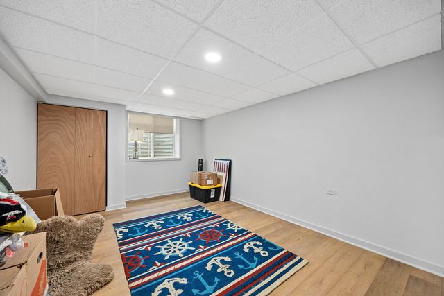 937 Robinhood Lane, La Grange Park, IL 60526