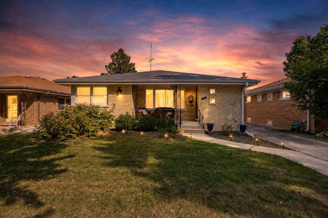 937 Robinhood Lane, La Grange Park, IL 60526